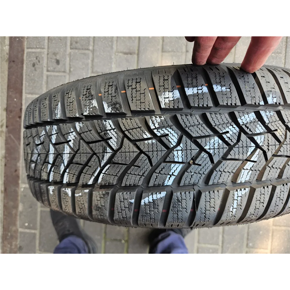 4x 205/60R16 96H XL Dunlop Winter Sport 5 / 2x 9mm + 2x 7,3mm [1051]