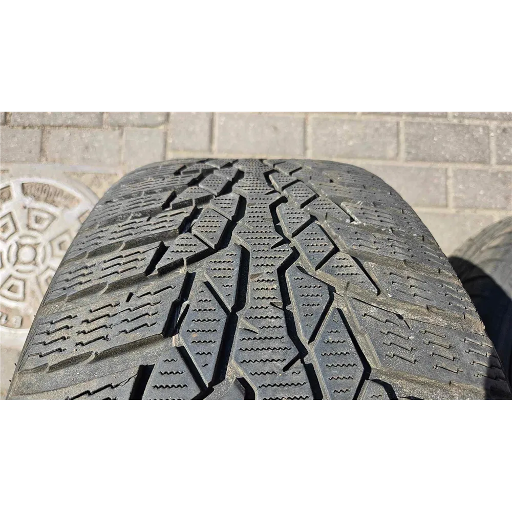 4x 225/40R18 92V XL Nokian WR D4 / 2x 8mm + 2x 6mm - opony zimowe