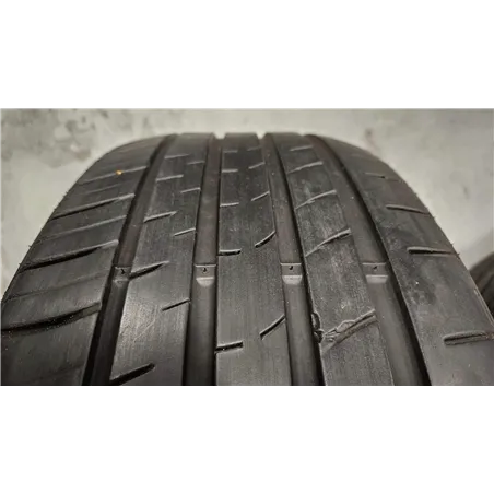 2x 235/55R19 105V XL Nexen N'Fera RU1 / 2x 5mm